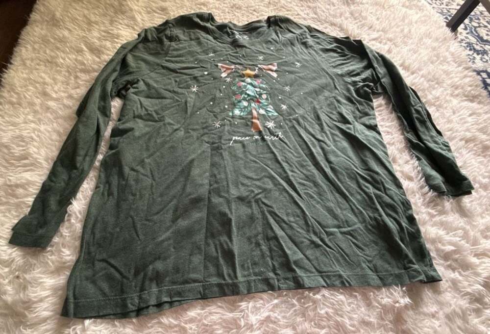 Vera Bradley Peace on Earth Graphic Long Sleeve T-Shirt Green 2XL
